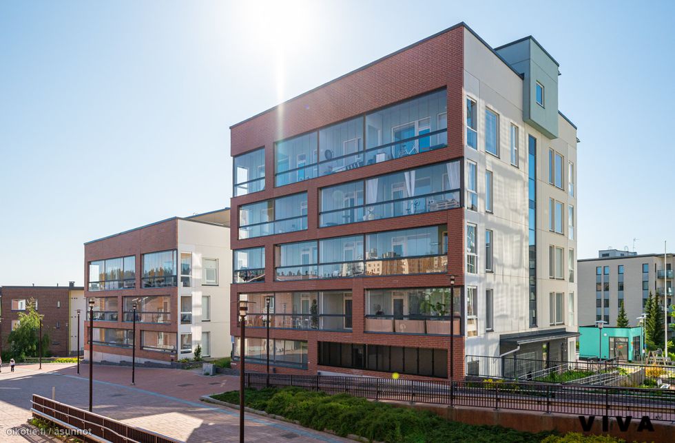 Moderni kerrostalo Saunalahden sydämessä – meri ja palvelut lähellä.