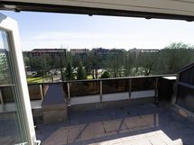Olohuoneesta käynti terassille