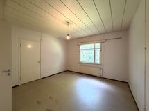 alakerran toinen huone