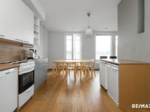 Taloyhtiön kerhohuone saunaosaston yhteydessä