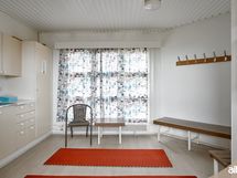 Taloyhtiön saunatilat yläkerrassa.