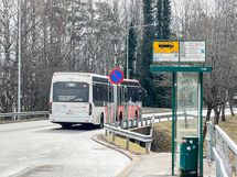 Pysäkki Saanatunturintie on kulman takana.