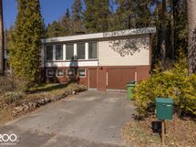 Julkisivua kadulta