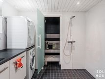 PESUHUONE/SAUNA kulku pukuhuoneesta ("MH3")