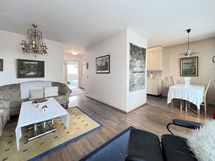 Hyväpohjainen läpitalon kolmio yhtiöstä, jossa edullinen hoitovastike ja maalämpö!