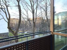 Näkymä pienemmältä parvekkeelta