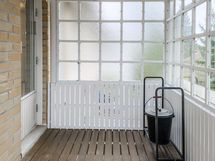 Yläkerran parveketta