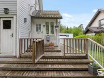 Pääsisäänkäynti talolle
