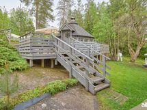 Grillikota terassin yhteydessä.