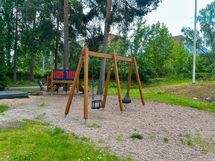 Taloyhtiössä on viihtyisä piha-alue.