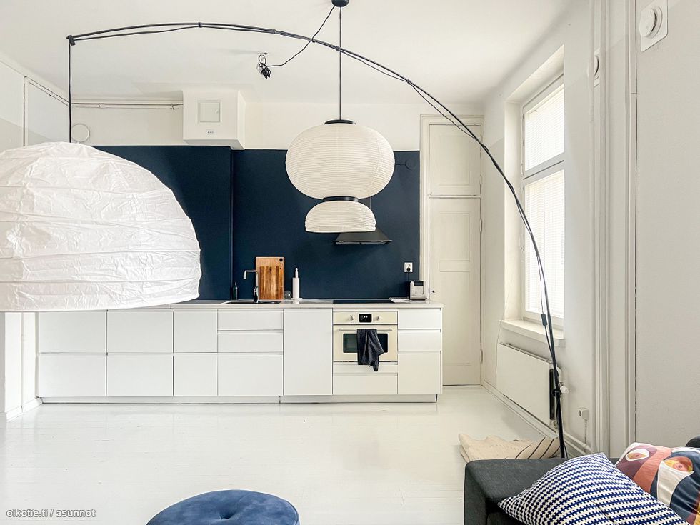 Ihastuttava ja valoisa, viidennen kerroksen koti, erinomaisten palveluiden tuntumassa!