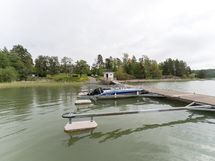 Laiturilta rannan suuntaan