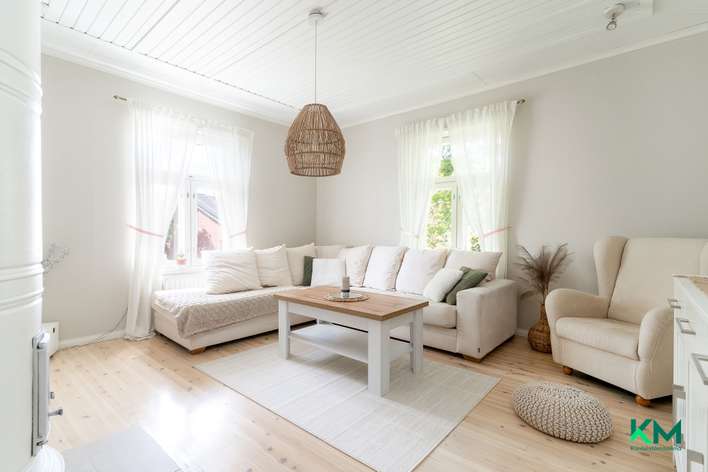 Omakotitalo, 4h, ruokailutila, k, khh, wc/kph, kph, s, wc, ullakkohuone, pukuh., 162/188 m², Pispala - Näkymä 4