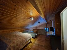 yläkerran makuuhuone