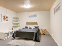 kellarikerroksen huone.