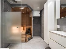 Valokuva asunnosta B 32 - sauna ja kylpyhuone.