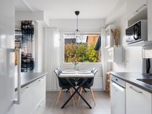 Keittiö sekä lattiat uusittu v. 2019