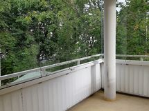 Lasitettu suuri parveke