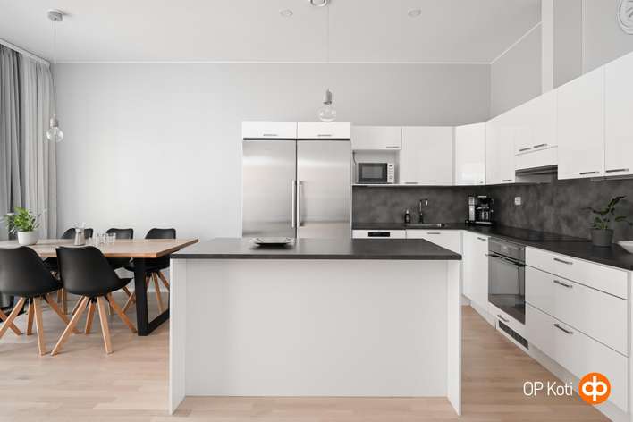 Rivitalo, 4h+k+kph+sh+khh+s+kellari, 117,5/123,0 m², Palokka, Jyväskylä