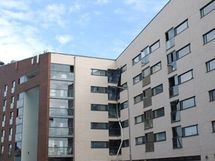 Julkisivu kadun puolelta