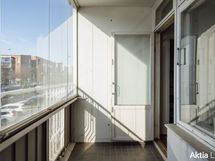 Tilava lasitettu parveke