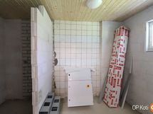 Toisen huoneiston kylpyhuone