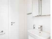 Remontoitu wc lattialämmityksellä.