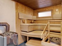 Taloyhtiön sauna puukiuas sekä sähkökiuas