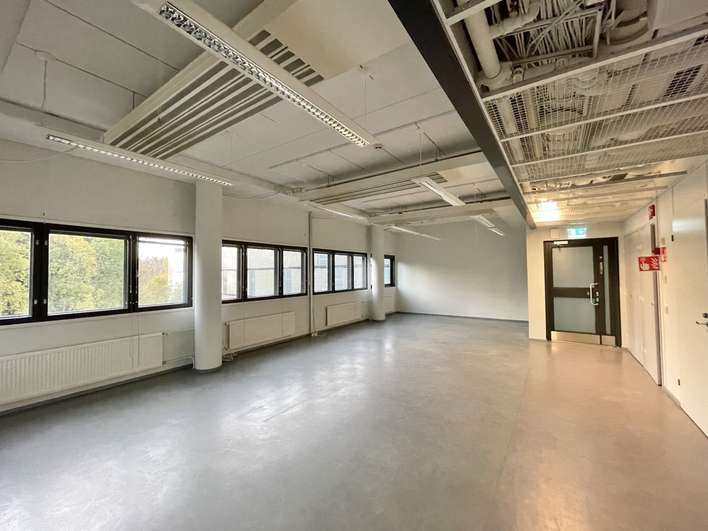 Liiketila, 319 m², Perkkaa, Espoo