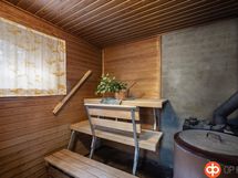 pihasauna sisältä