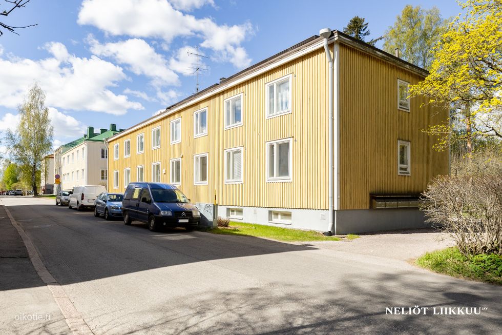 Julkisivu