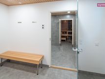 Taloyhtiön saunan pukuhuone