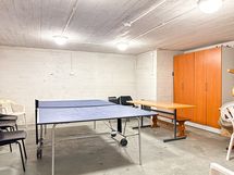 Taloyhtiön kerhohuone.