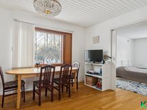 Rintamamiestalon ruokailutila