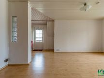 Yläkerran huone