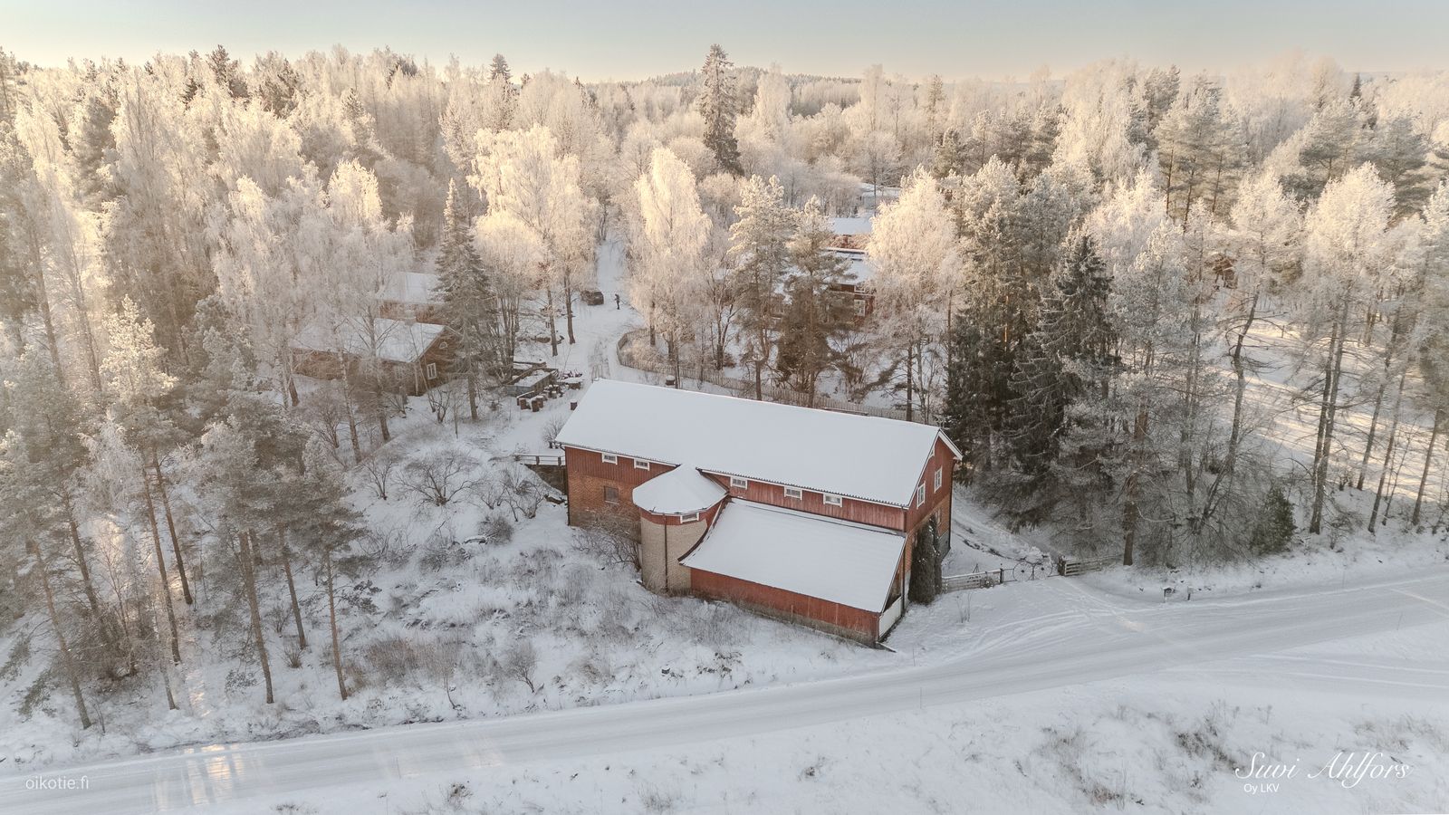 Kerrostalo, Olohuone, tupa, keittiö, eteinen,khh,kph/wc,wc, 2mh,vh,työtila, aula,kuisti,kellari, lasikuisti, 3,56 ha, Röylä - View 2