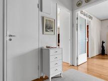 Eteinen - Hall
