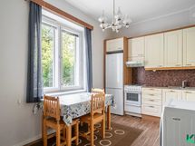 Keittiö uusittu LVIS remontin yhteydessä 2010