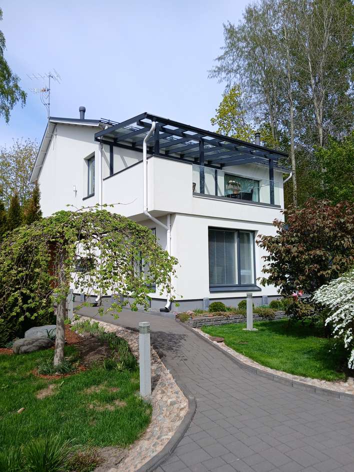Omakotitalo, 4h + s + p+ terassit, 135 m², Vartiokylä, Helsinki