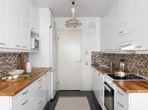 Keittiössä hyvin työtasoa