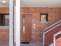 sisäänkäynti, katutaso