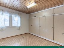 alakerran huone, josta käynti kph+s