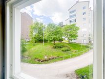 Näkymä länteen toisesta kerroksesta sisäpihan suuntaan.