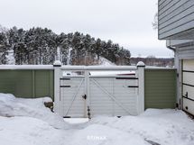 Pihaportti sisäpihalta päin