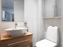 Toinen erillinen wc