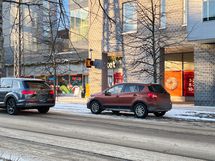 Lähikauppa sijaitsee viereisessä talossa.