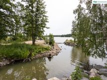 Meri kivenheiton päässä