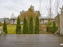 Helppohoitoinen terassipiha.