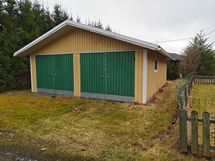 Tubla-ovinen autotalli/varasto