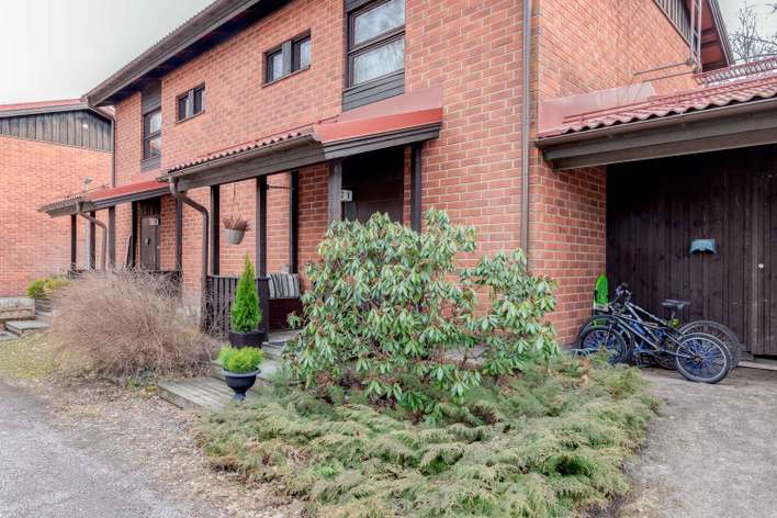 Paritalo, 3h+keittiö+kph+sauna+wc+vaatehuone+piha, 79,5 m², Latokaski, Espoo